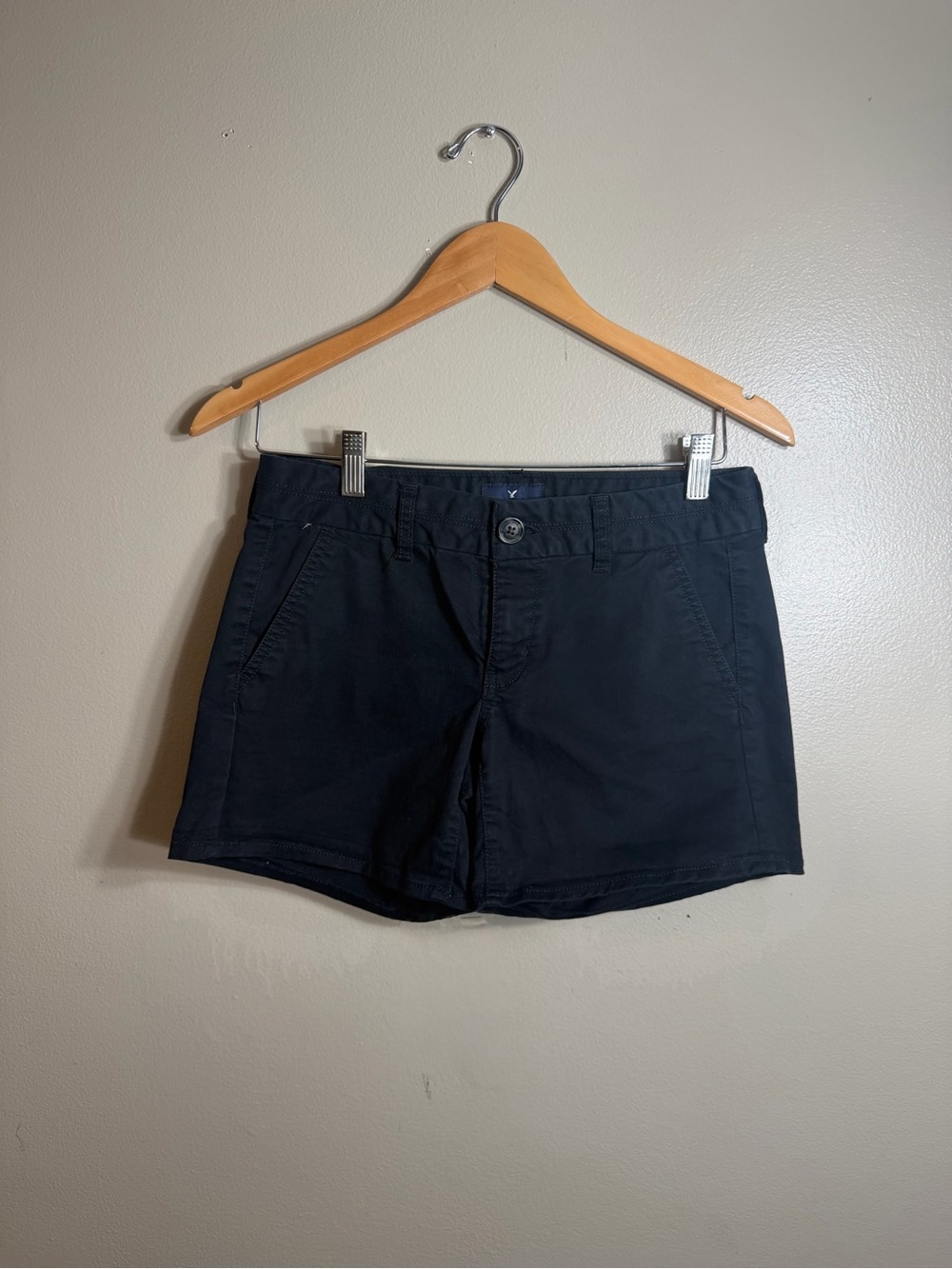 American Eagle Black Chino Shorts Size 2 Stretch Classic Casual